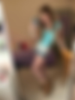 3. Short Skirt Weather/2023-04-03_Short_Skirt_Weather (10).jpg